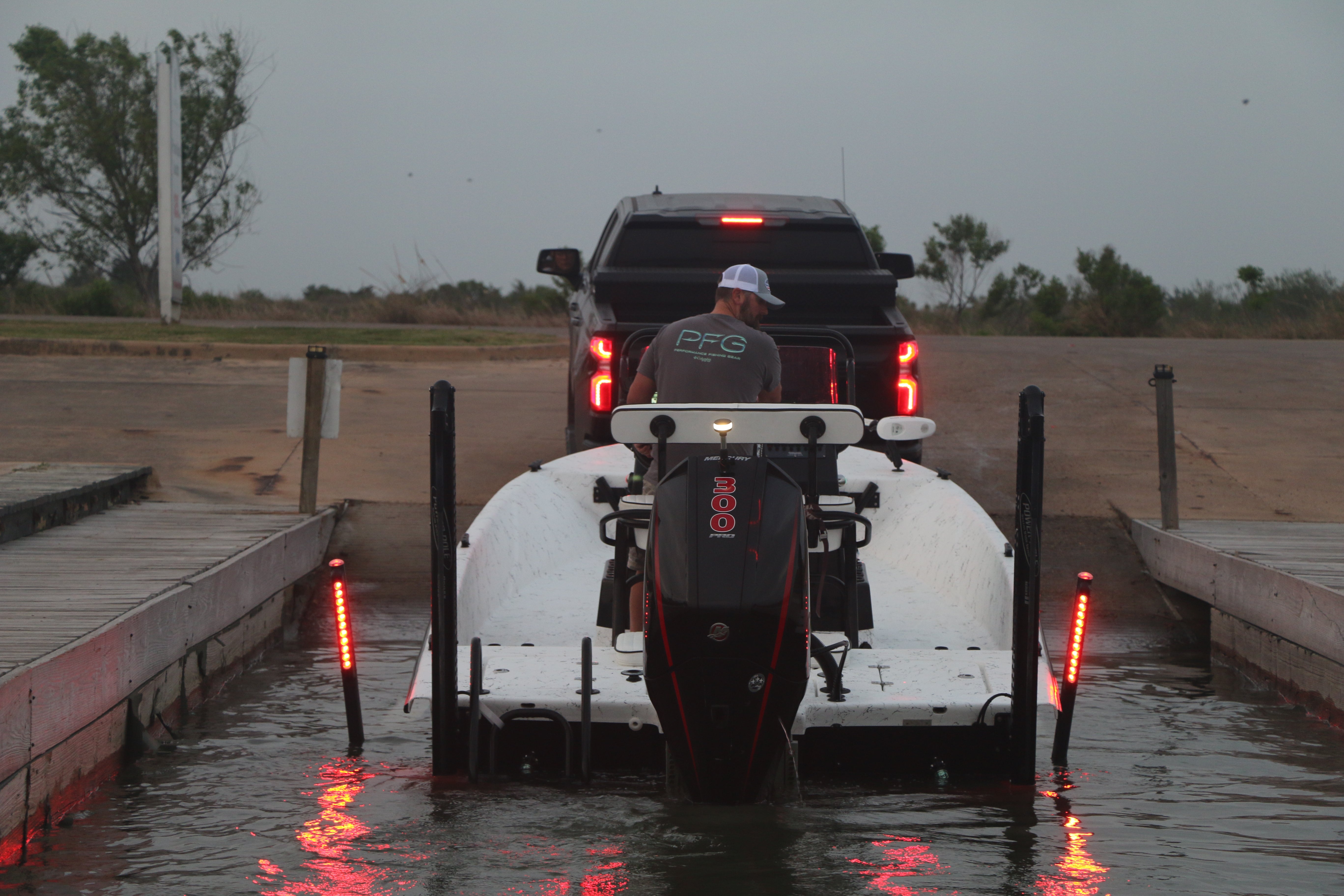 12V Waterproof Submersible LED Boat Trailer Brake Lights and Guide Posts - White